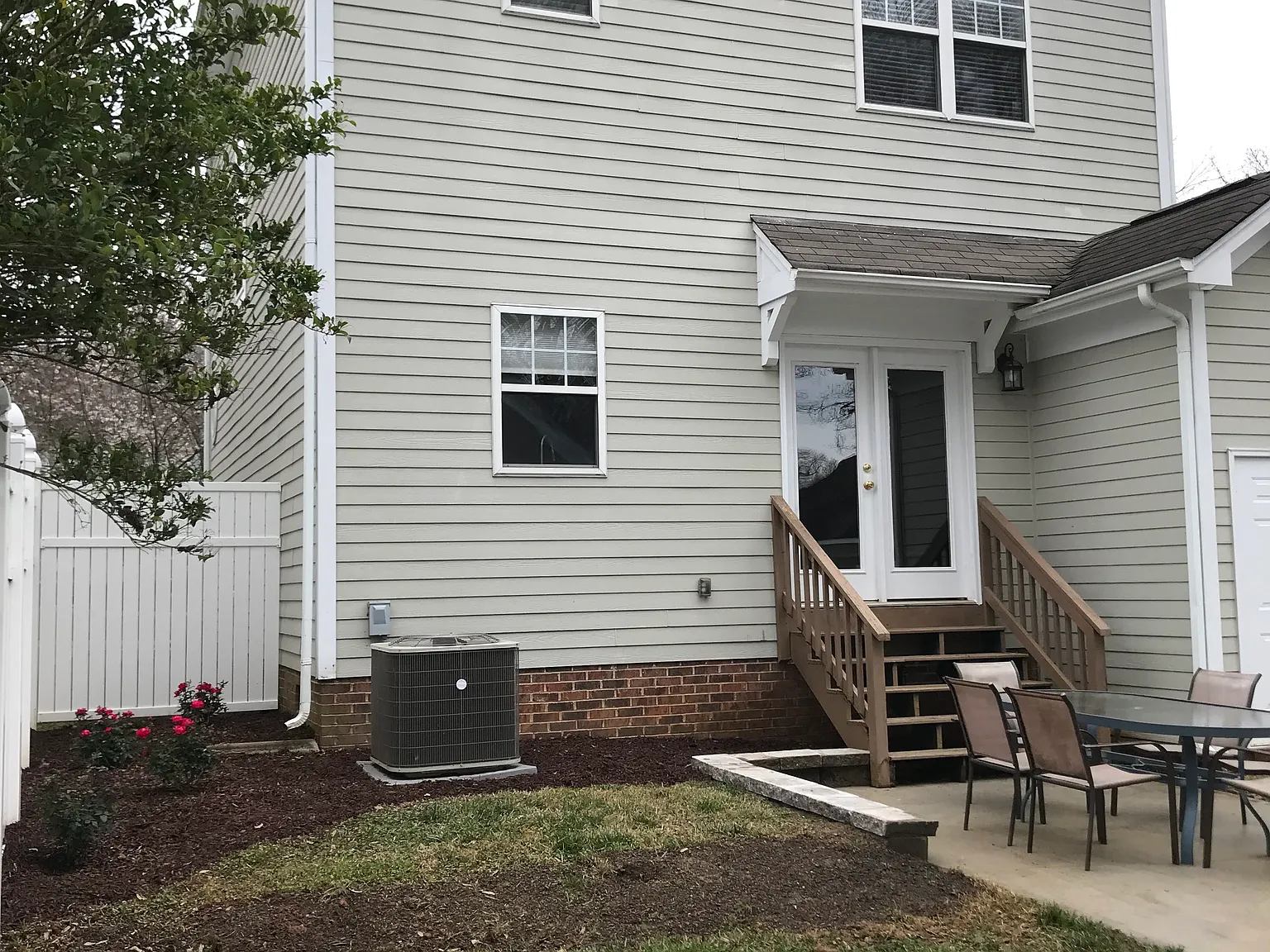 3 bed, 2.5 bath, 1344 sqft, $1,795 — Photo 2