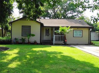 909 N Tarpey Rd, Texas City, TX 77591