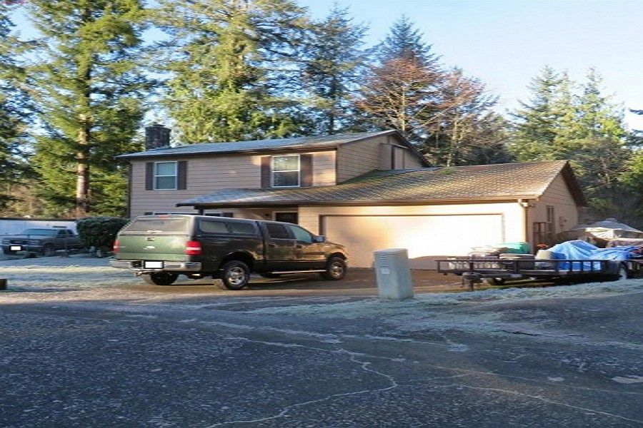 2nd image of 925 Dundee Rd NW
