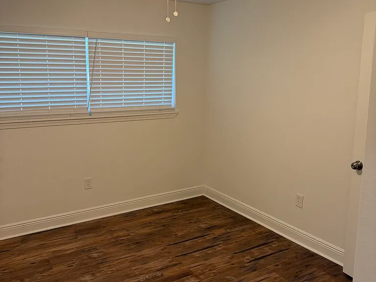 224 Maplewood St — Photo 10