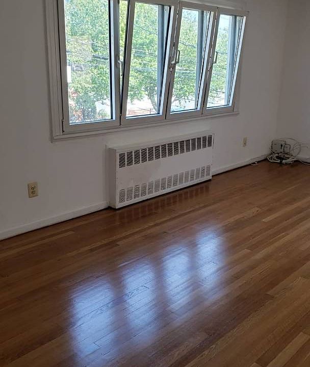1st image of 22 Kensington Ave Floor 2-2-2