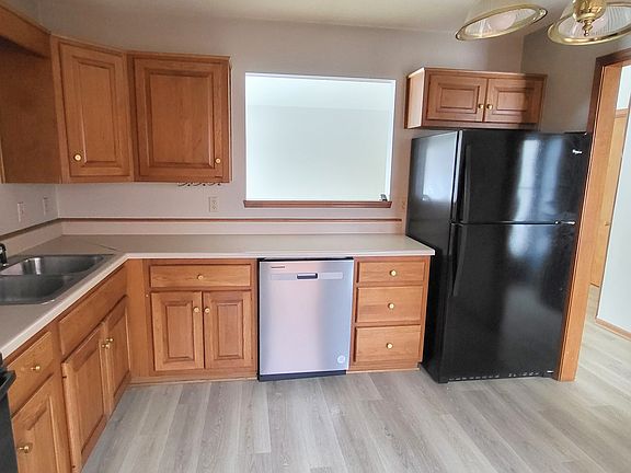 4th image of 1512 Flagstone Dr