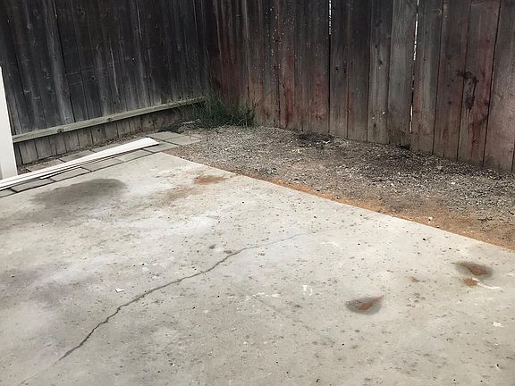 5th image of 323 E 18th St APT B