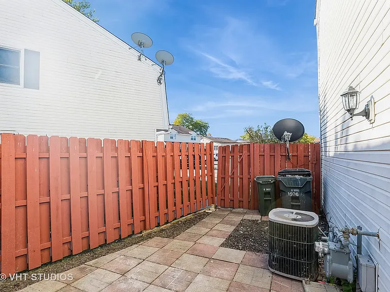 1976 Hastings Dr — Photo 12