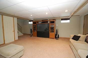 4th image of 2534 Moundview Dr