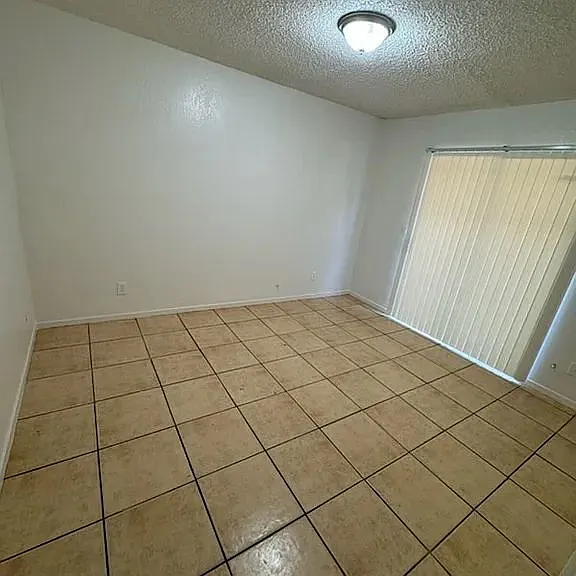 2553 Glen Ave — Photo 1