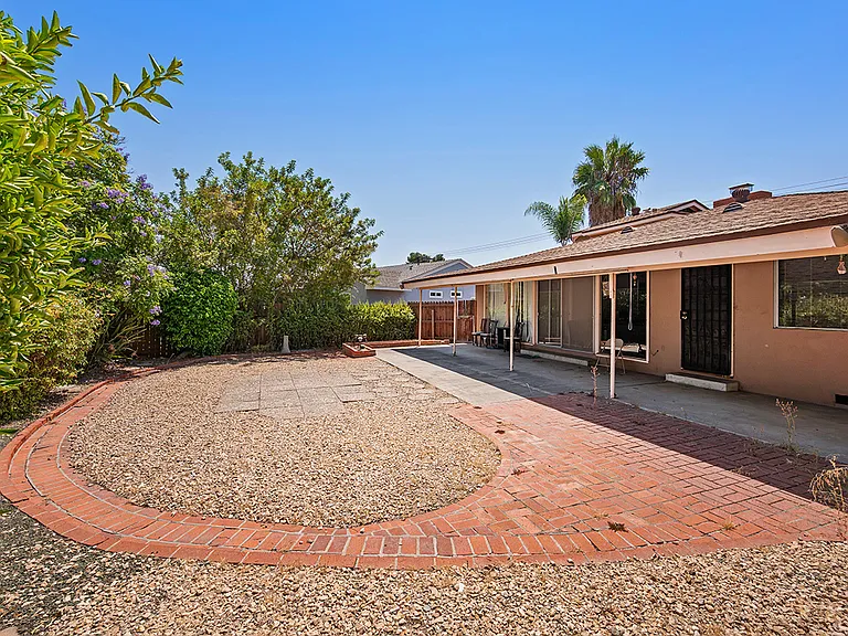 5039 Campanile Dr — Photo 19