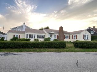 21 E Shore Dr, Niantic, CT 06357