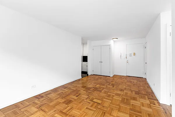 Rented by GoodRock Realty | media 18