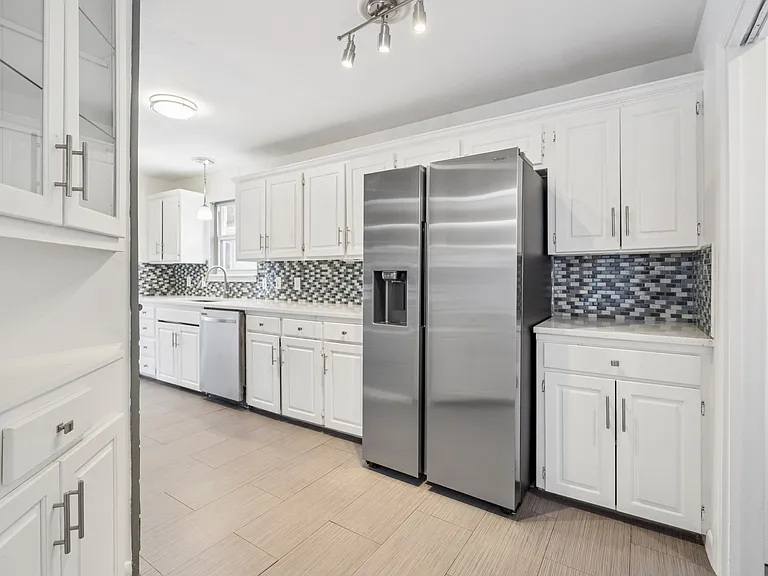 5929 Canterview Dr — Photo 12