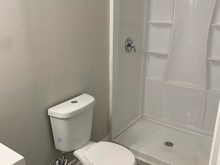 747 Harrold St — Photo 5