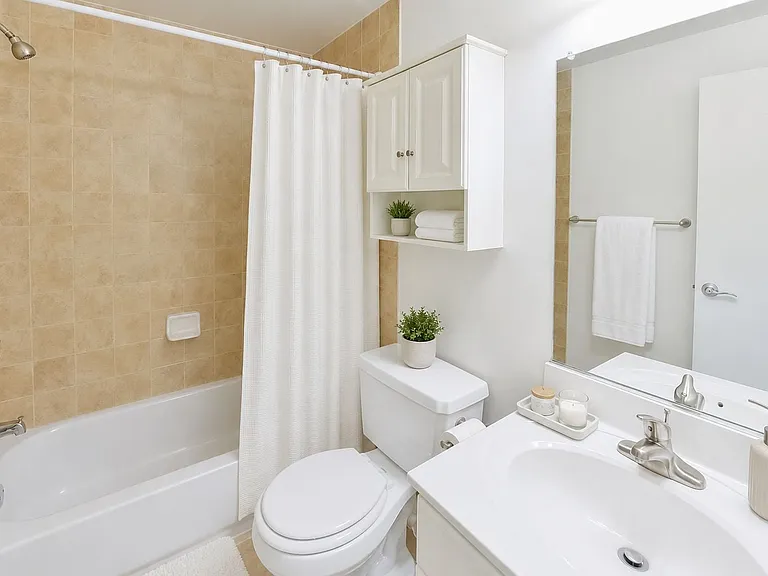 Chesterfield Apartment Homes — Photo 27