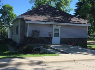 313 1st Ave W, Clark, SD 57225
