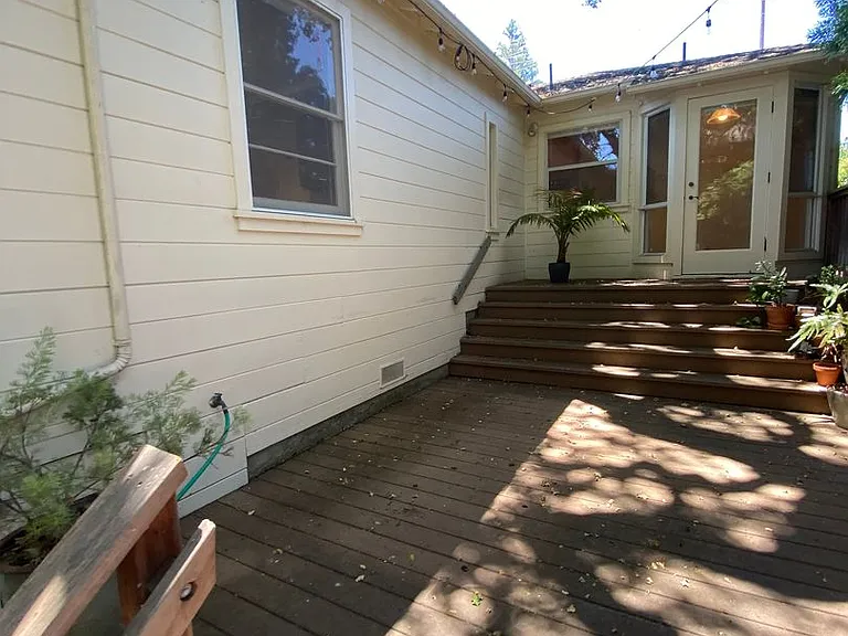 242 Stanford Ave — Photo 15