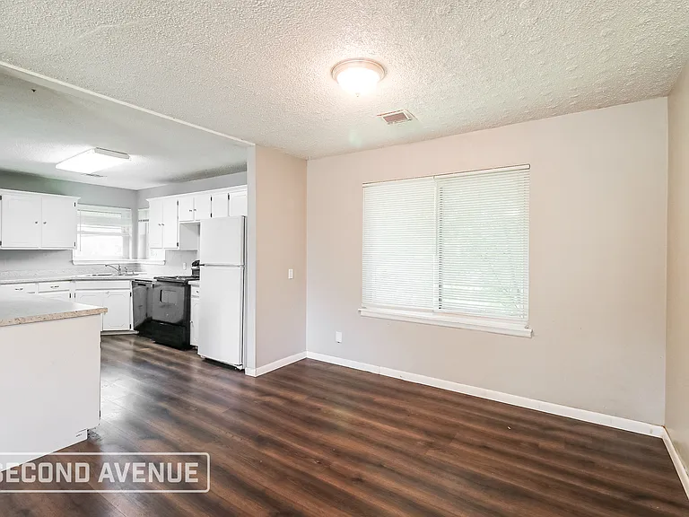 2517 SW 60th St — Photo 6