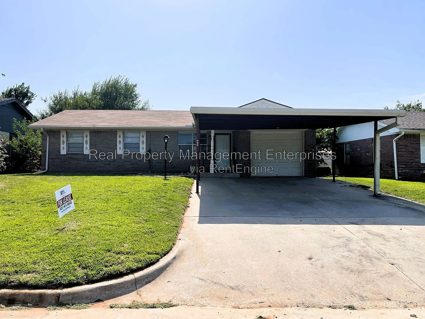 3 bed, 1.0 bath, 994 sqft, $1,375 — Photo 1