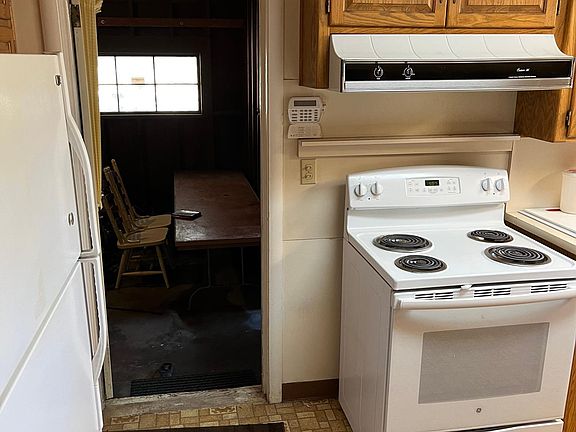 5th image of 13293 W Linwood Ave