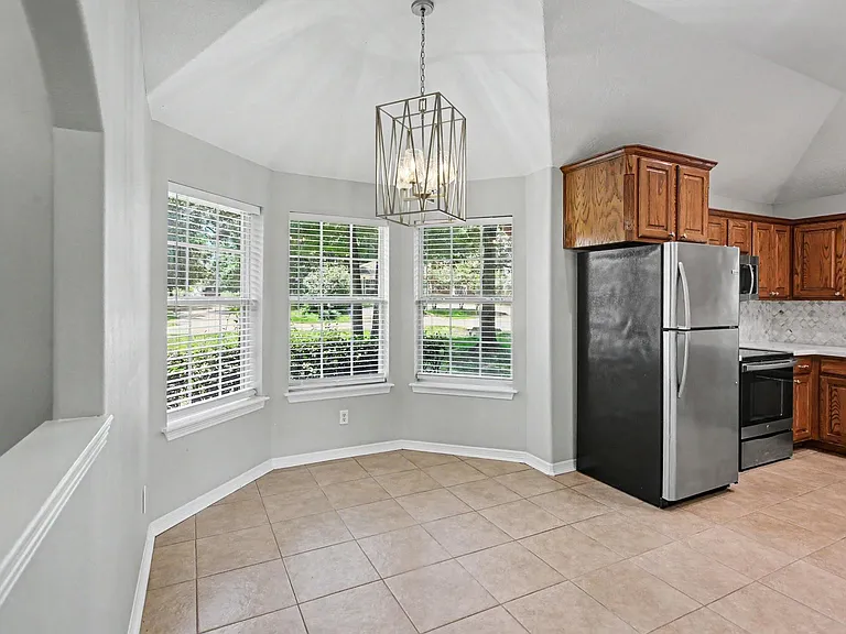 10718 Fairview Dr — Photo 7