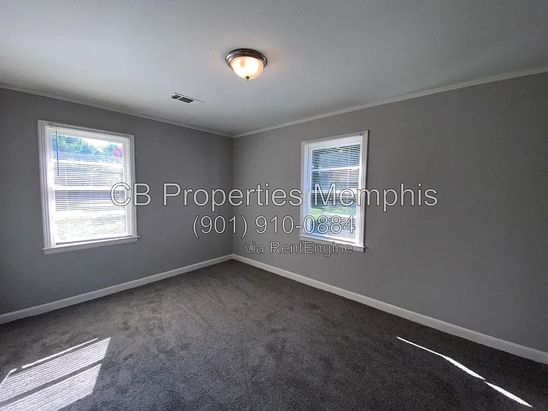1190 Inman Cv — Photo 5