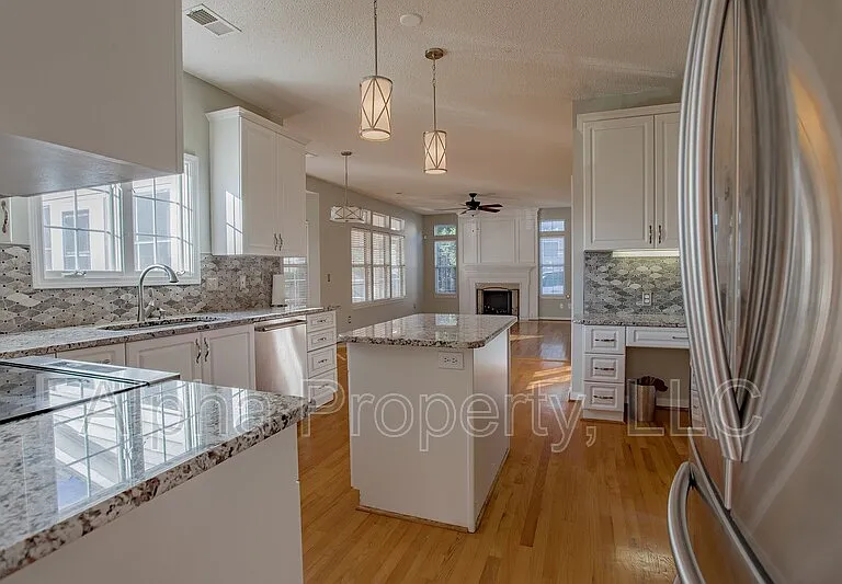 120 Windsong Dr — Photo 11