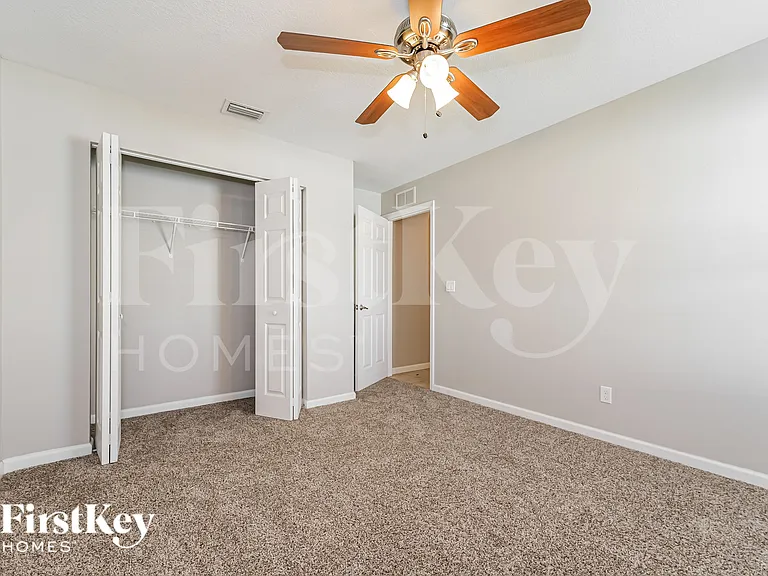 561 SE Brookside Ter — Photo 15