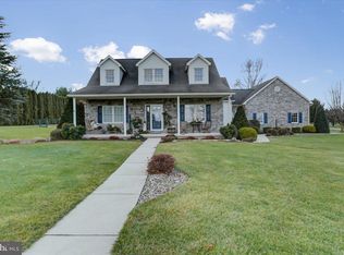 858 Pine Stump Rd, Chambersburg, PA 17202