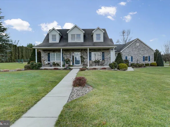 858 Pine Stump Rd, Chambersburg, PA 17202