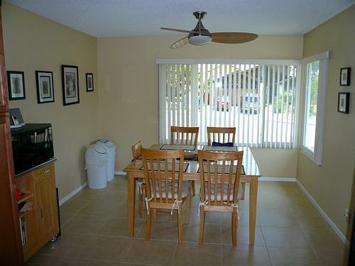 Kitchen - Eat-in