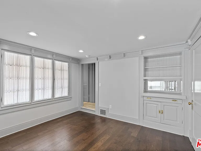 344 S Kingsley Dr — Photo 28