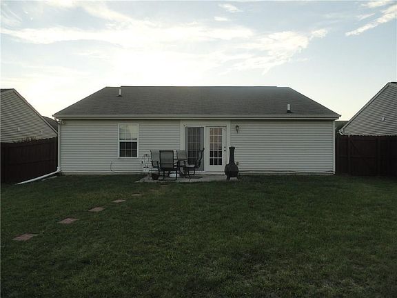 3rd image of 6897 N Denton Dr