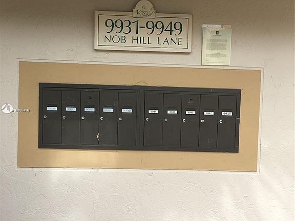 4th image of 9933 Nob Hill Ln #933