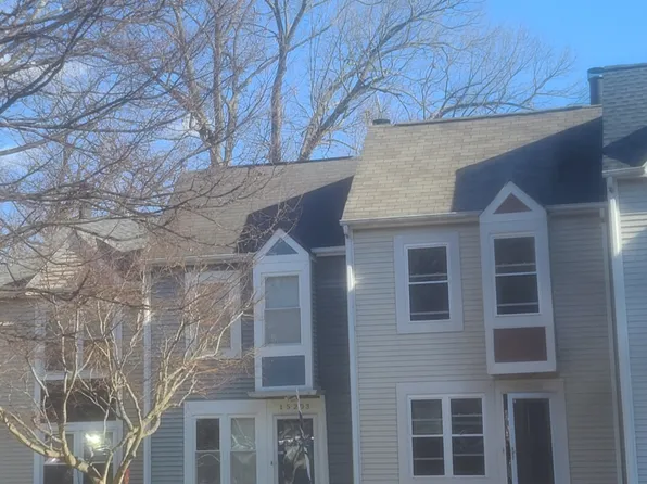 15205 Valley Stream Dr, Woodbridge, VA 22191