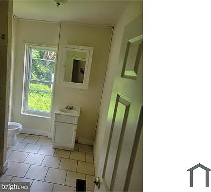 63 E Ashmead St — Photo 2