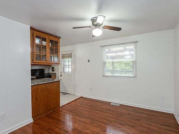 4th image of 9420 Emmett Ct
