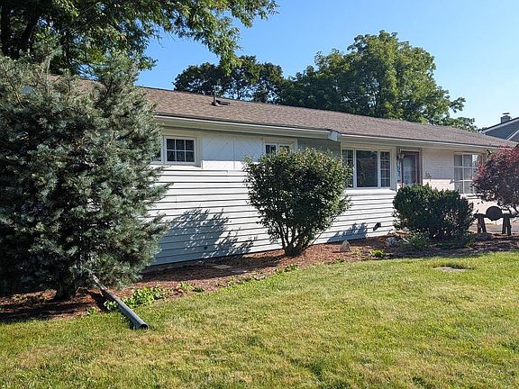 4th image of 107 Horseshoe Cir
