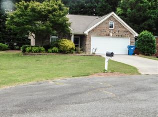 225 Pine Valley Ct, Liberty, NC 27298