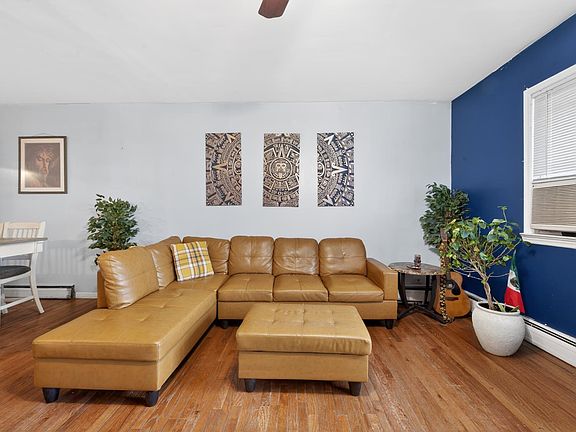 5th image of 129 Avenue E