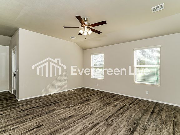 4th image of 2821 E Quincy St