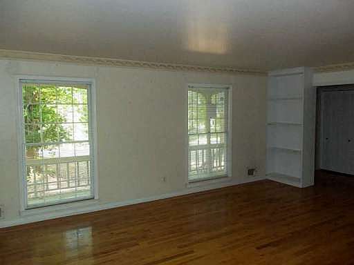 2nd image of 561 Favorwood Dr SW