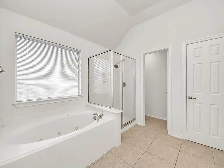 6411 Bright Falls Ln — Photo 14