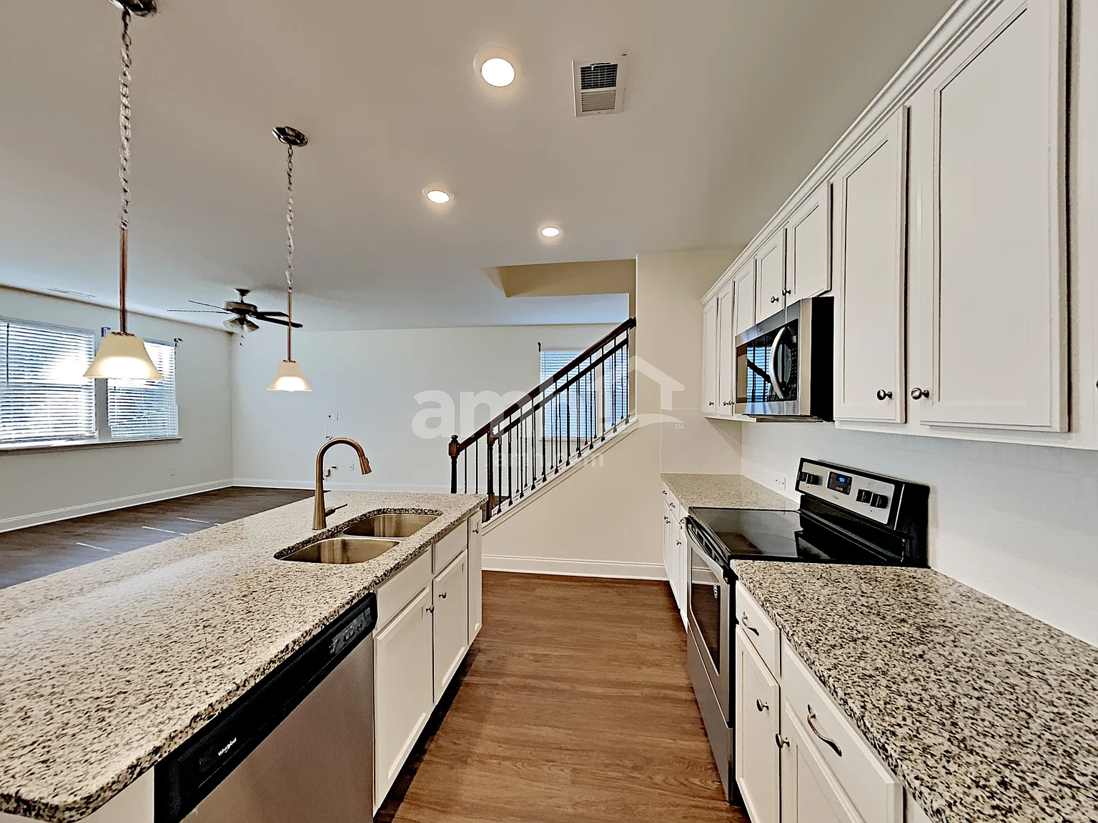 5 bed, 4.0 bath, 2714 sqft, $3,110 — Photo 3