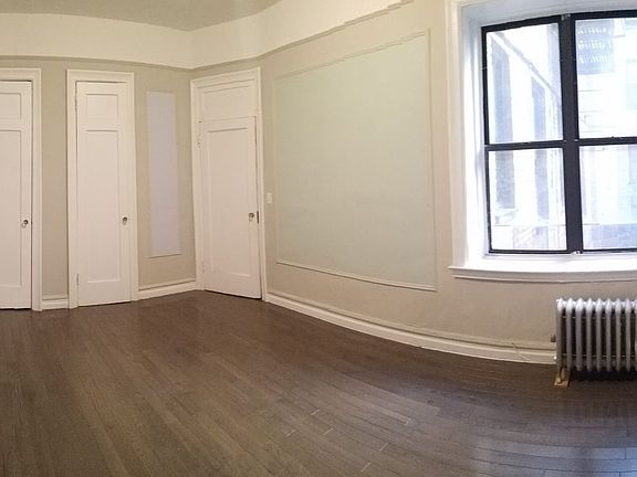 5th image of 916 Carroll St APT 1E