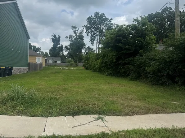 505 S 7th St #20-24, Rogers, AR 72756