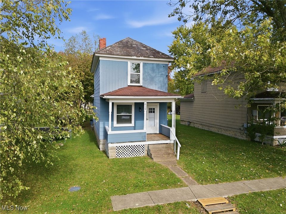 1st image of 612 Olive St