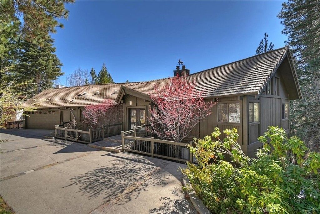 299 Riviera Dr