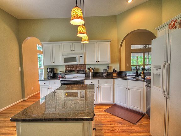 4th image of 149 Castleton Dr