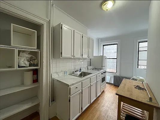 Rented by The Agency | media 18