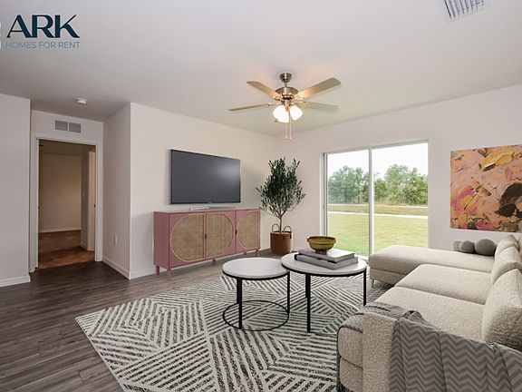 4th image of 158 Blackstone Dr