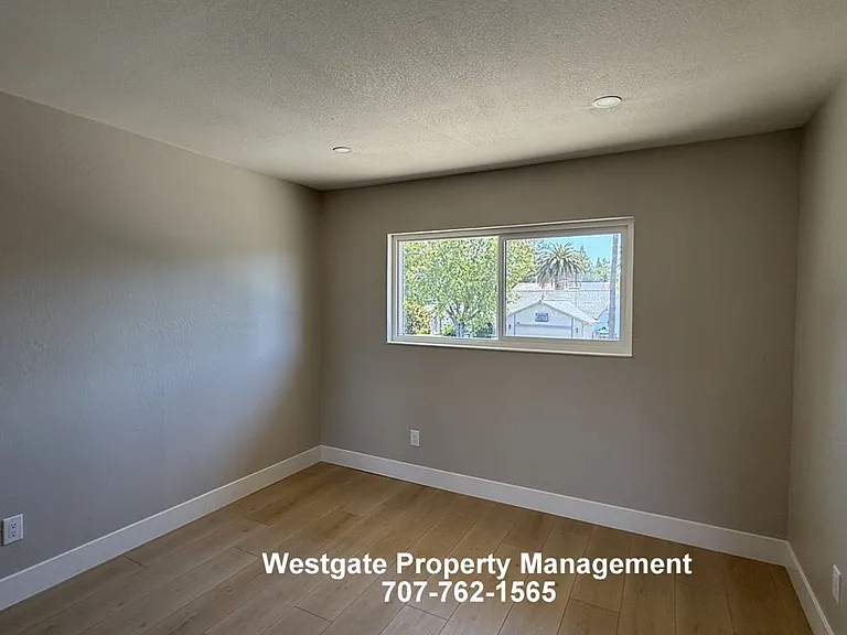 678 Holly Ave — Photo 24