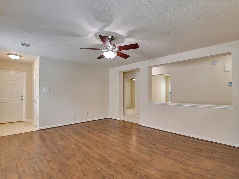 3131 Beacon Grove St — Photo 8